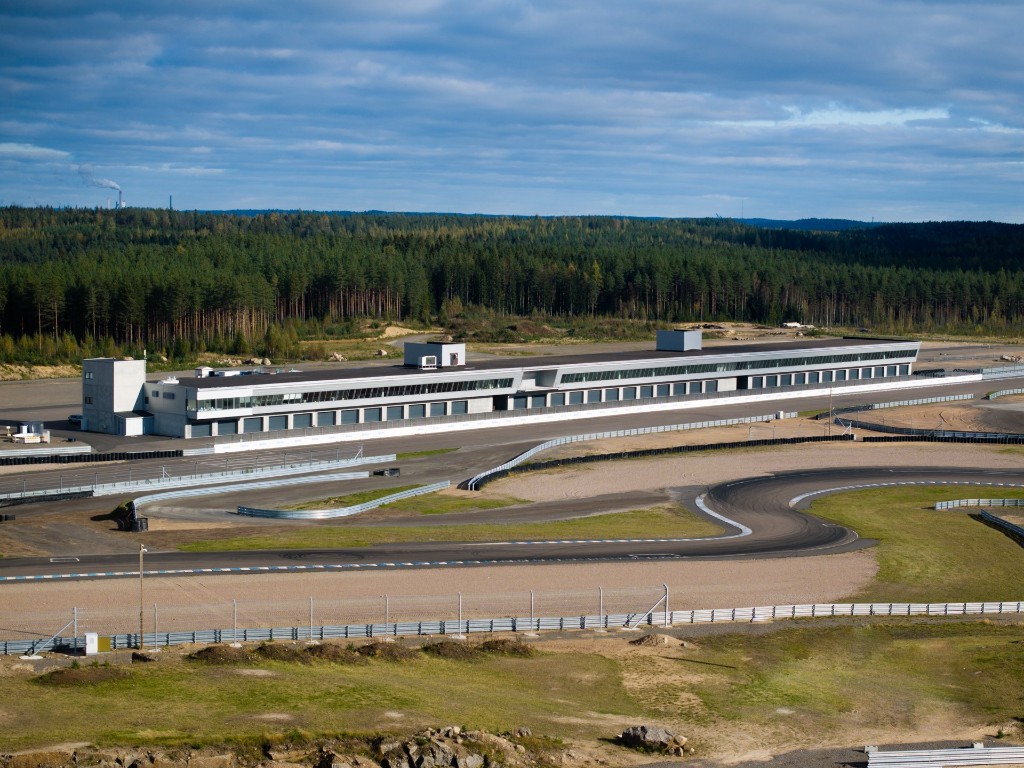 KymiRing pit building and track from above