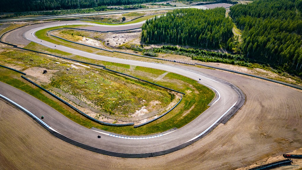 Aerial view of KymiRing track in operation